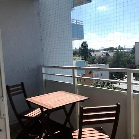 Minimalist Style Flat - 20 Min To Oktoberfest *